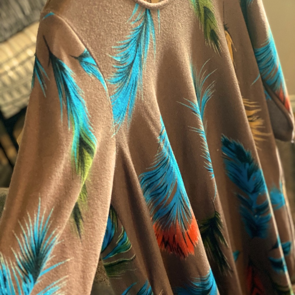 Soft dress with feathers, Size L